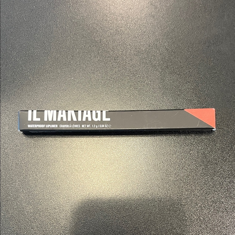 IL MAKIAGE Waterproof Lip Liner - Bold Red